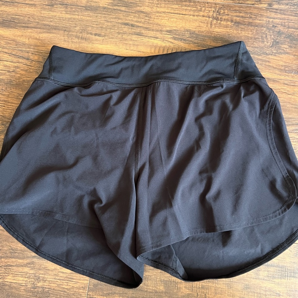 Lululemon speed up shorts 2.5”